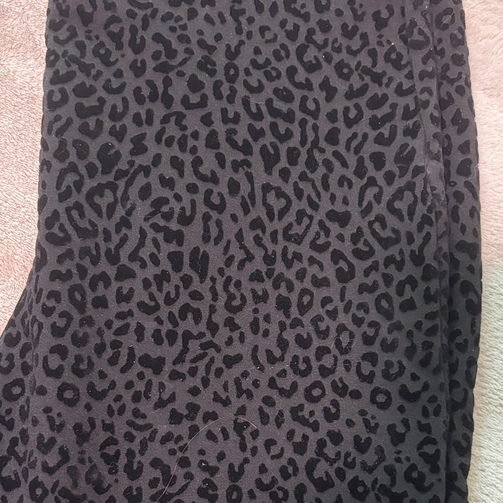 Nanette Lepore..Sz 8…Black on Black Velvet Leopard Skinny Pants…NWOT - Picture 4 of 7